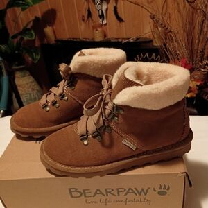 BearPaw Marta Boots Brown and Cream Women's Size 8